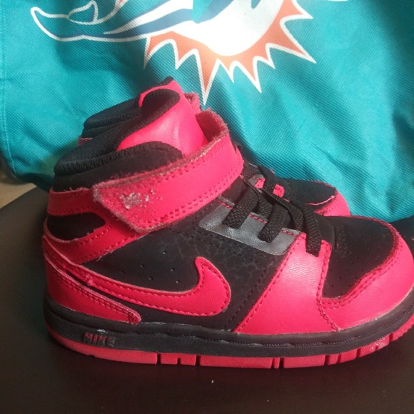 Shoes - Picture 3 of 7